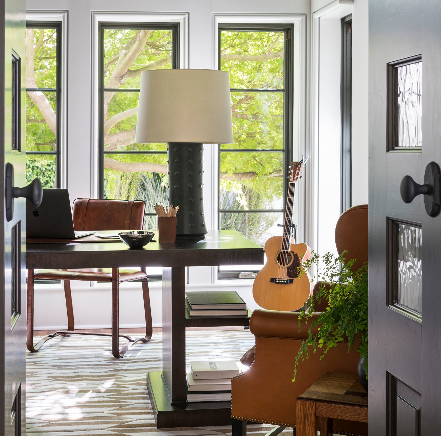 files/ARCHIVE_BHDM_LIVING_WITH_ANTIQUES-DETAIL-2210-22.jpg