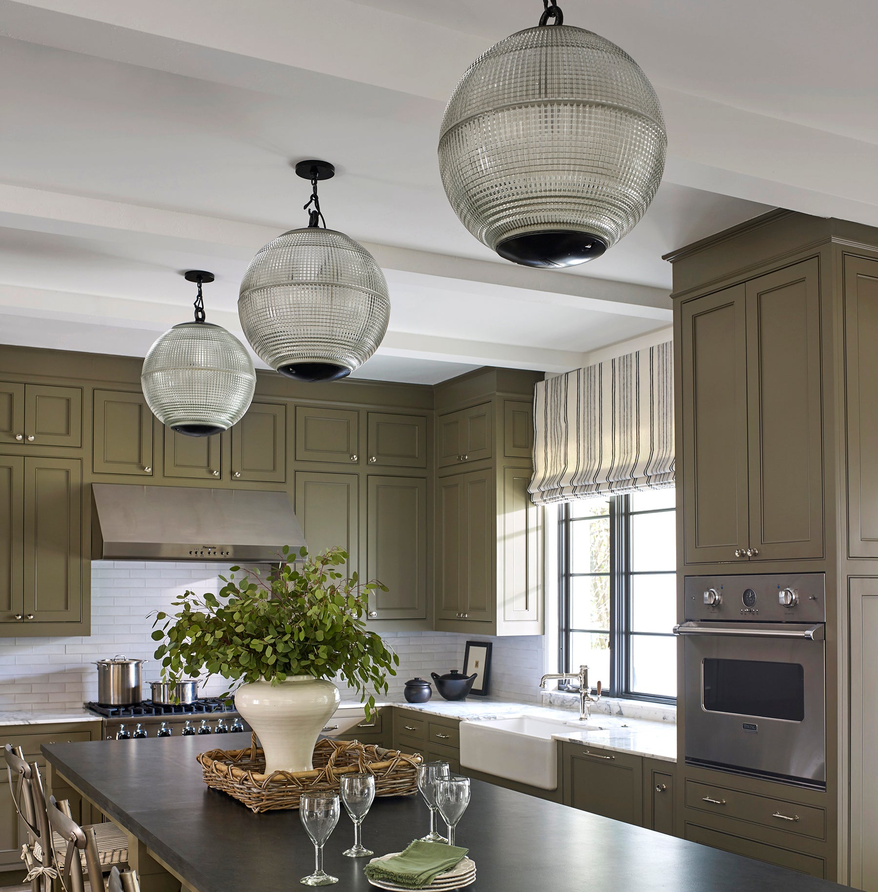 files/ARCHIVE_BHDM_LIVING_WITH_ANTIQUES-DETAIL-2210-29.jpg